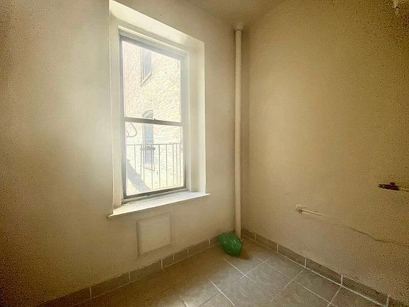 5th image of 286 Fort Washington Ave APT 4C