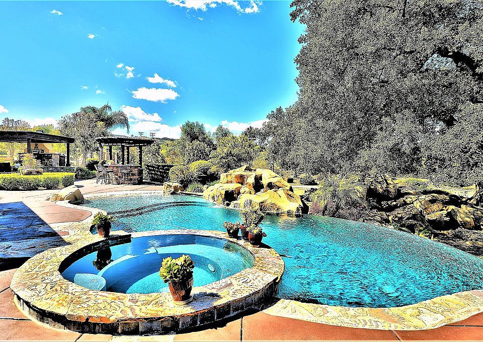 1st image of 32605 Hayden Ln