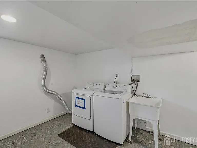 126 Orange St — Photo 16