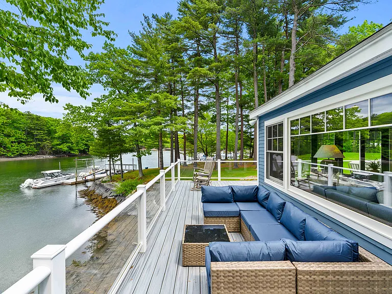 6 Sagamore Grv — Photo 2