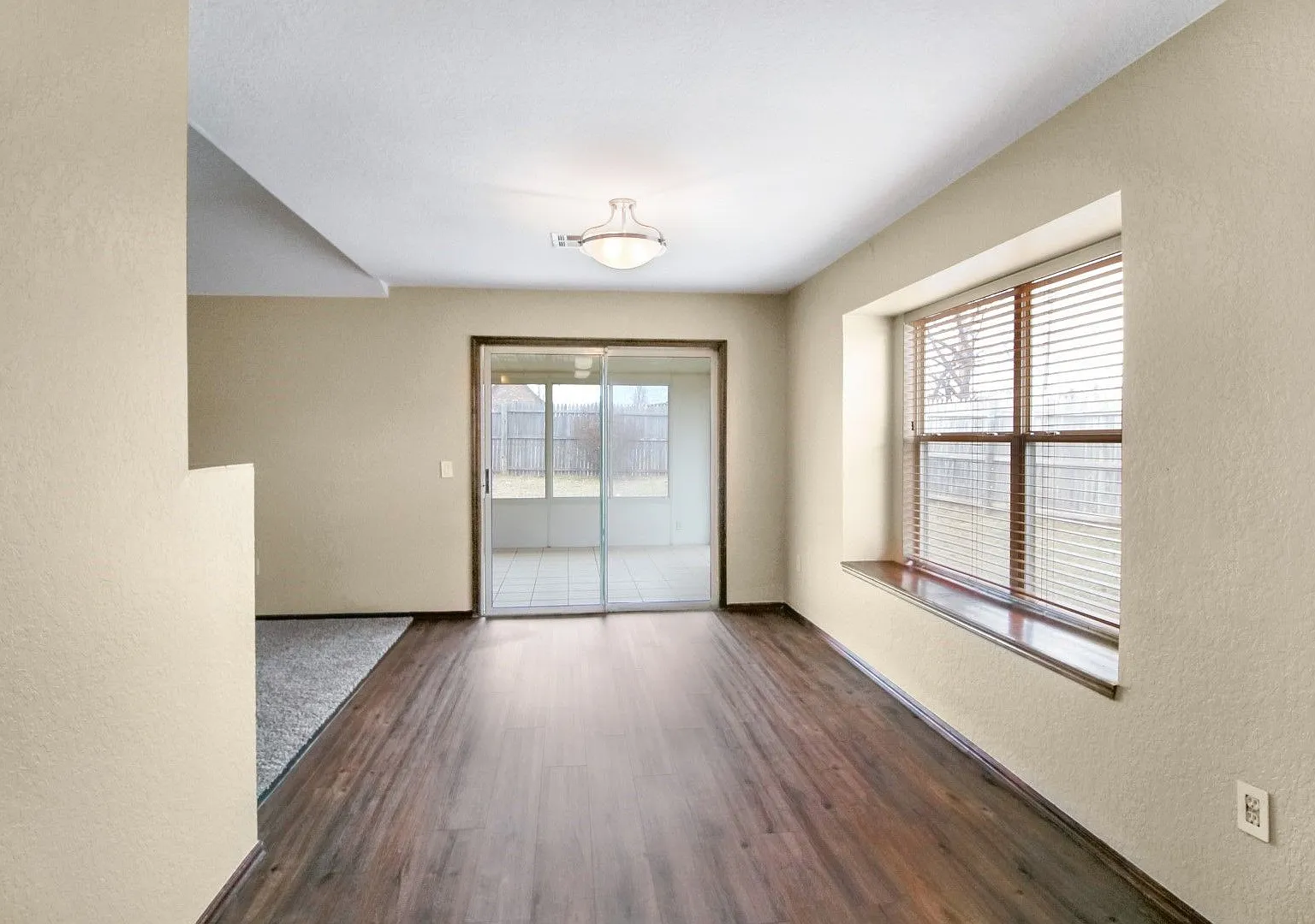 Nice 3 Bed with Office and Sunroom in Edmond — Photo 4