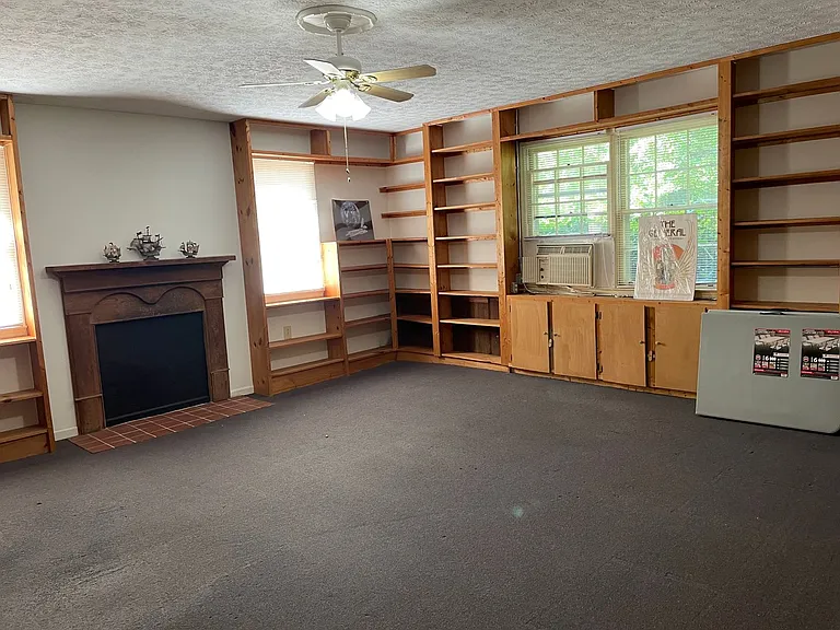 1180 Robinhood Rd — Photo 36