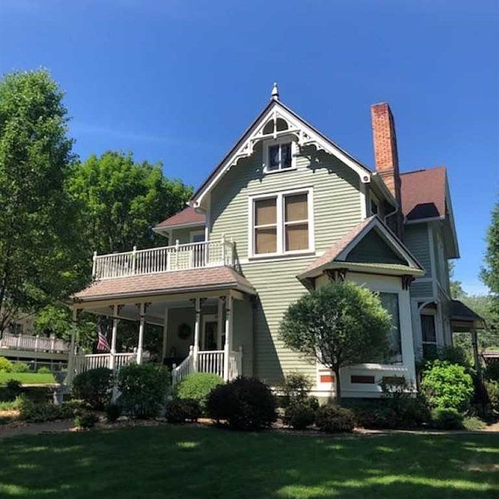 1st image of 218 Clay St