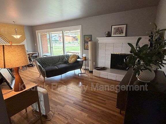 3rd image of 4242 Orchard Ave