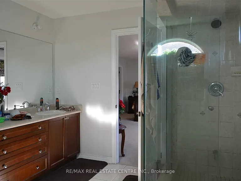 4640 Erwin Rd — Photo 18