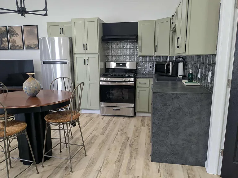 147 Fall St #B — Photo 14