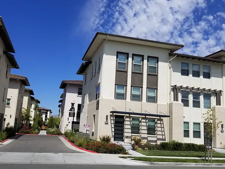1068 Pear Orchard Dr — Photo 1