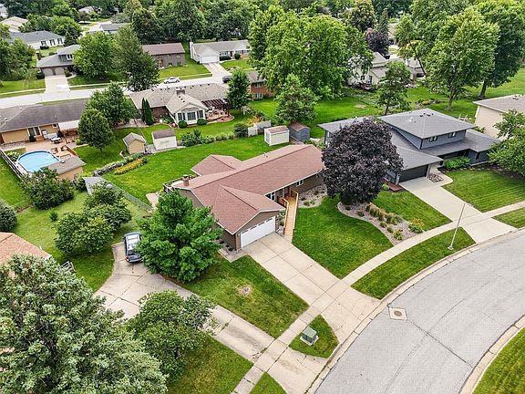 3rd image of 2944 Monroe Dr