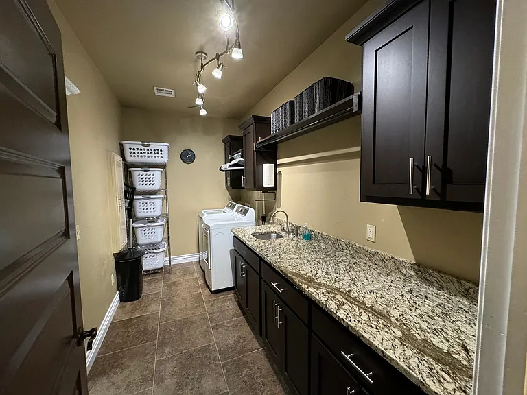7016 NW 161st St — Photo 14