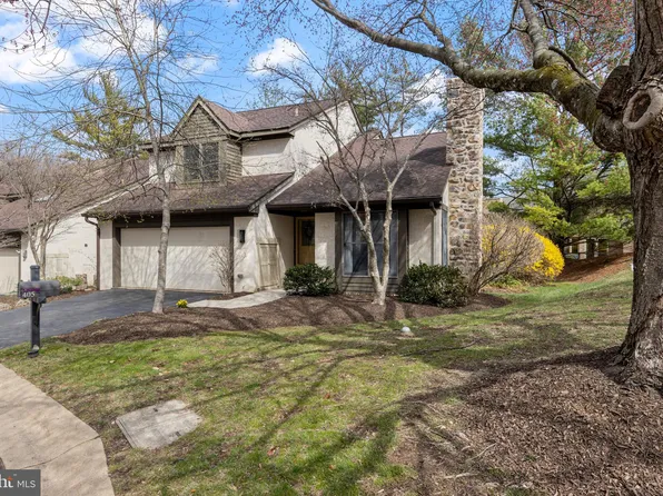 405 Millhouse Pond Dr, Wayne, PA 19087