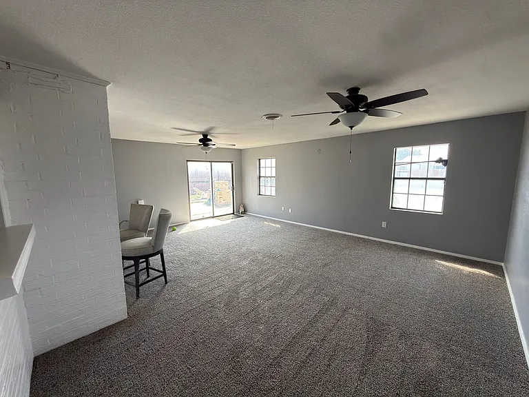 1805 S Bryan Ave — Photo 14