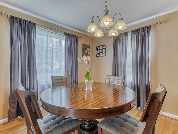3rd image of 49 Long Meadow Dr