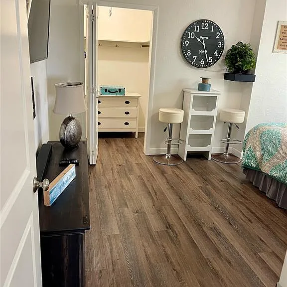 5242 Riverside Dr — Photo 13