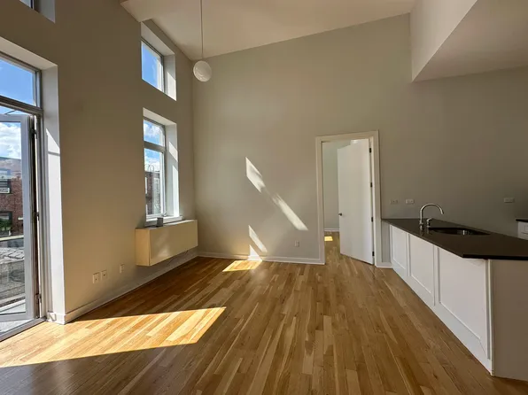 71-13 60 Lane image 24 of 28