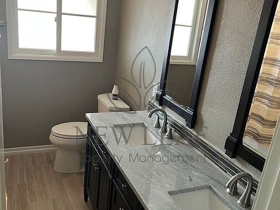 5th image of 22641 De Soto St