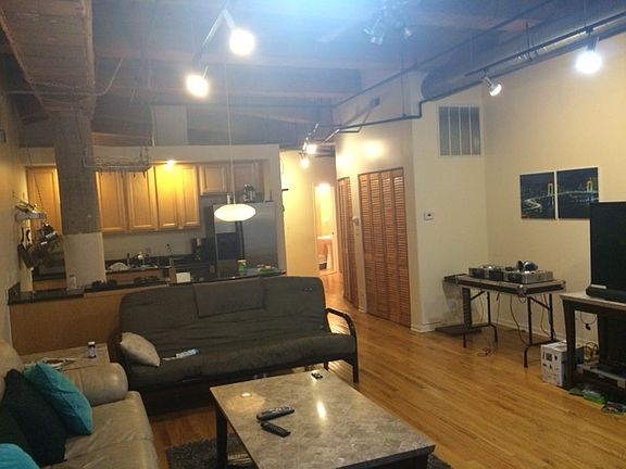 5th image of 2310 S Canal St Unit 217
