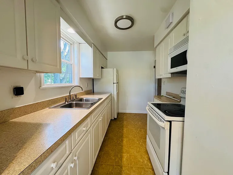 3679 Warren Road, Cleveland, OH 44111 — Photo 10