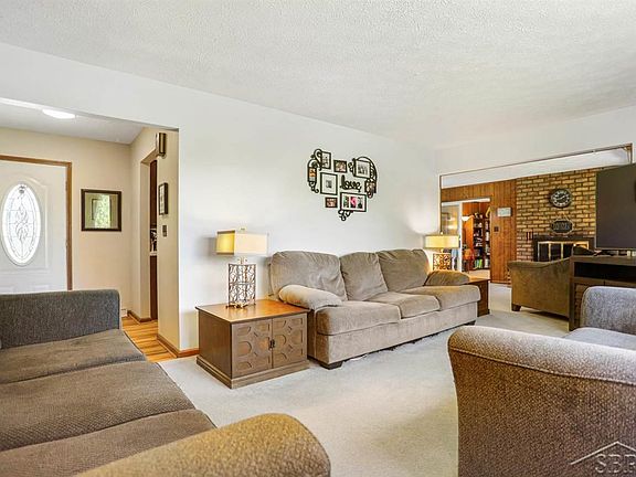 4th image of 4710 Dogwood Ln