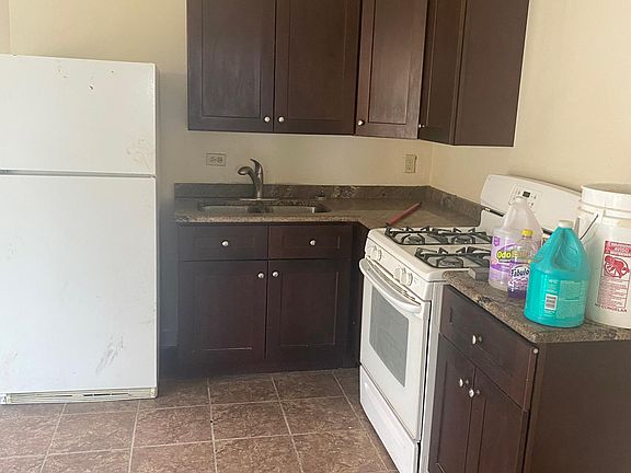 2nd image of 3328 W Potomac Ave #3E