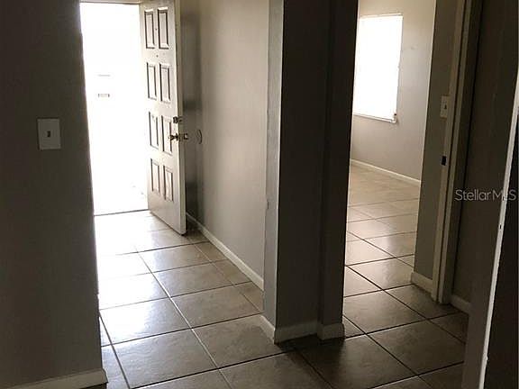 4th image of 411 Emerald Ave