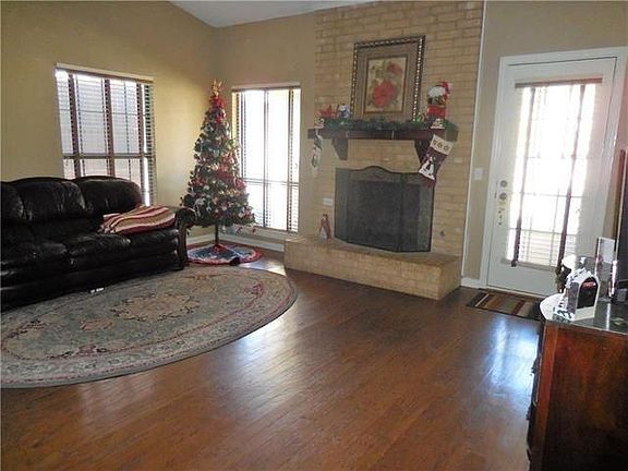2nd image of 4124 Buckthorn Ct