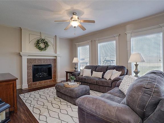 5th image of 18125 Rollins Dr