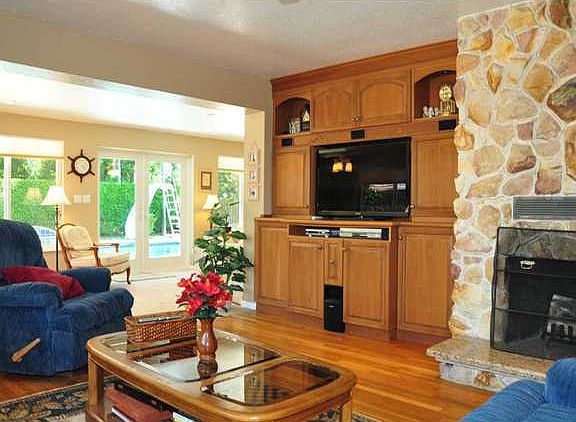 4th image of 1920 NE 55th Ct