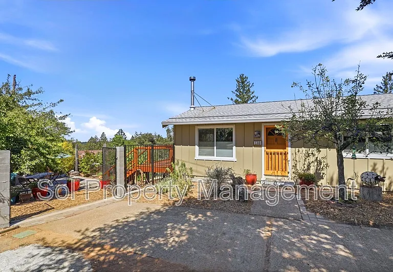 140 Spaten Way — Photo 1