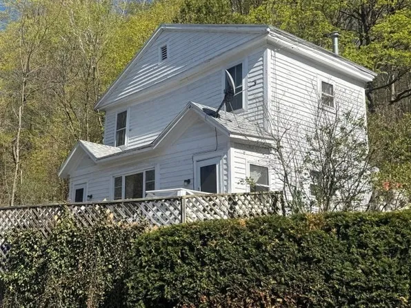 8 Richview Ave, North Adams, MA 01247