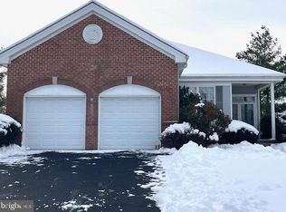 8 Manley Rd, Pennington, NJ 08534