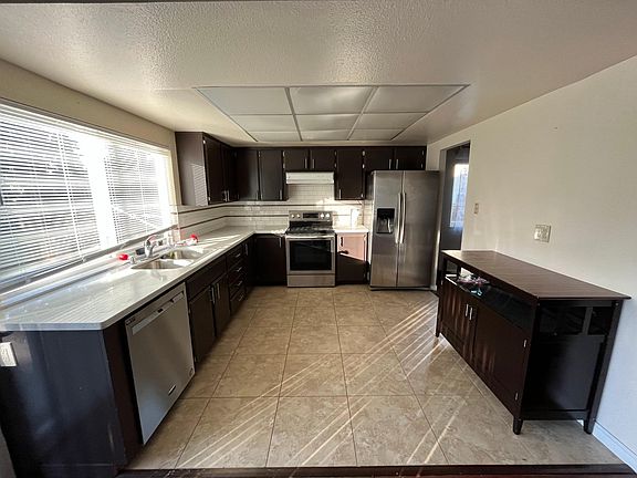 5th image of 713 Iroquois Way