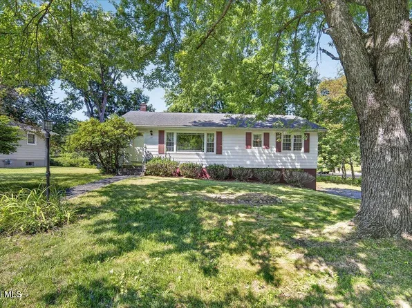 31 Brunswick Park Drive, Troy, NY 12180