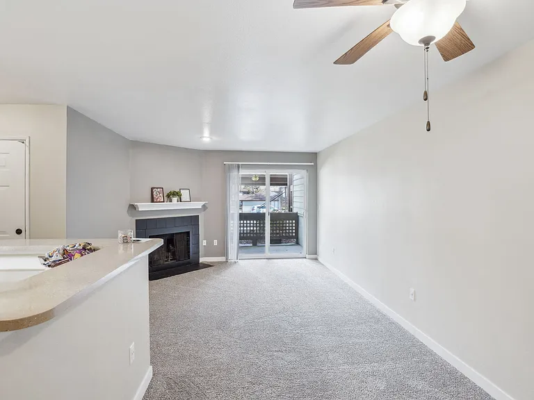 Stratford Apartments — Photo 19