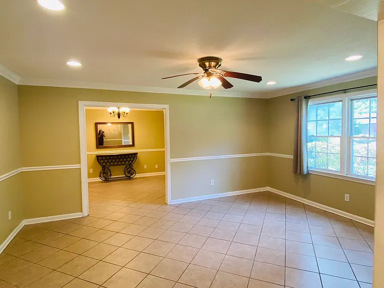 37 Port Royal Dr — Photo 3