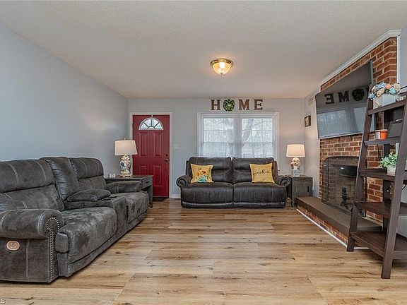 4th image of 2047 Old Mountain Rd