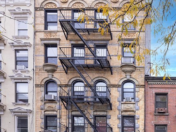 5th image of 223 Mott St APT 6