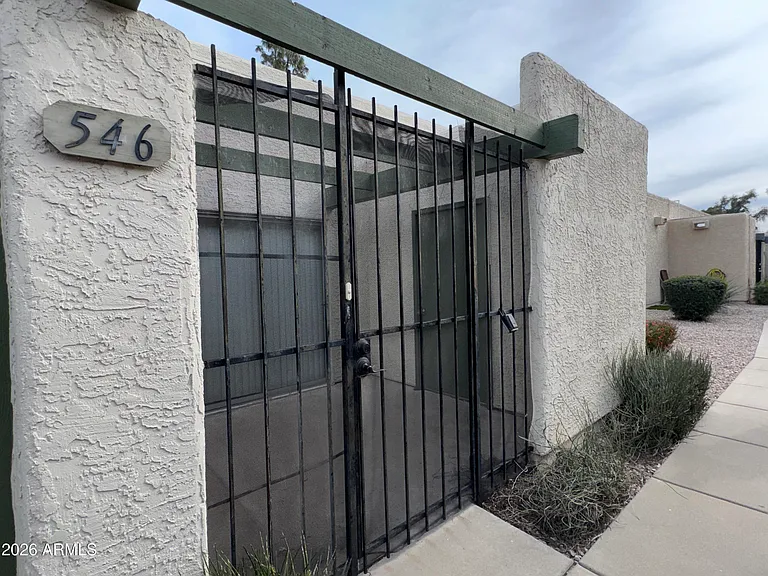 546 S Allred Dr — Photo 4