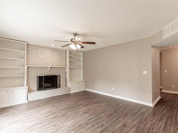 5th image of 1300 N Bradley Ave
