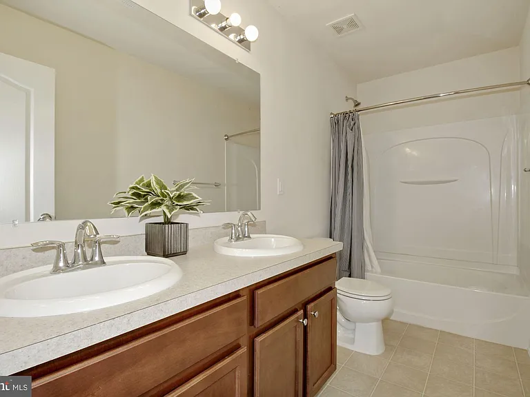 2221 Congresbury Pl — Photo 20