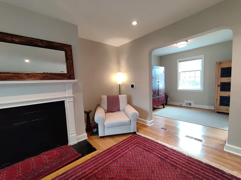 809 2nd St #1 — Photo 3