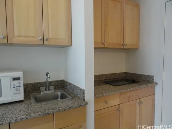 1920 Ala Moana Blvd APT 1210, Honolulu, HI 96815