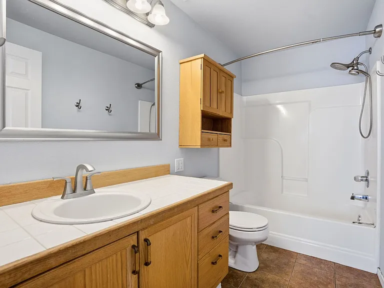 307 NW Angela Ln — Photo 18