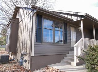 1304 NE Browning Ln, Lees Summit, MO 64086