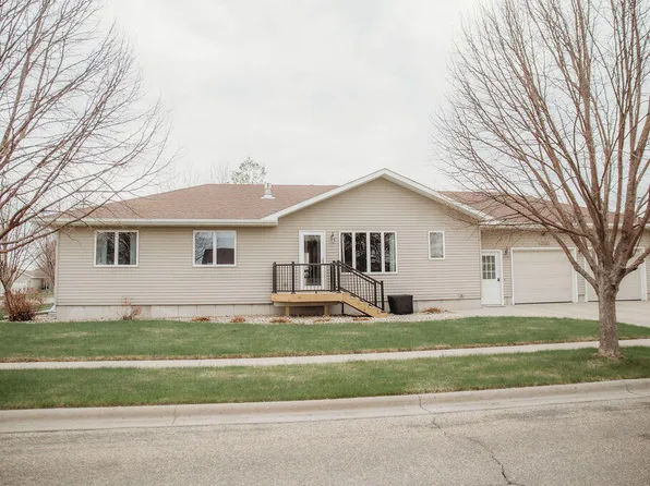 1020 Diamond St, Aberdeen, SD 57401
