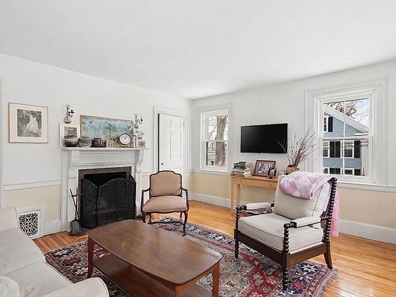 3rd image of 12 Parsons St #2