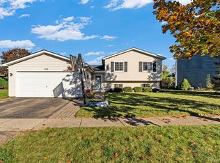 105 Turtle Trce, Pinckney, MI 48169
