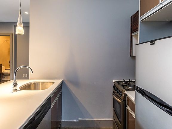 3rd image of 317 Knickerbocker Ave APT 3E