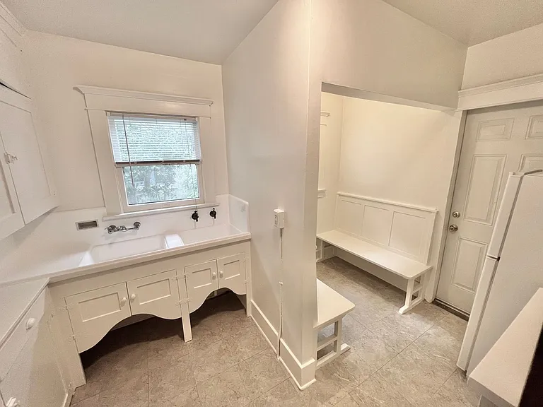 366 Carroll Park East — Photo 15