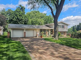 2345 Simpson St, Dubuque, IA 52003