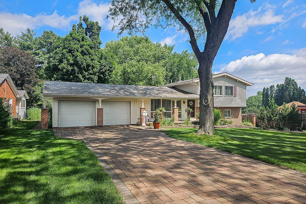 2345 Simpson St - Property Image